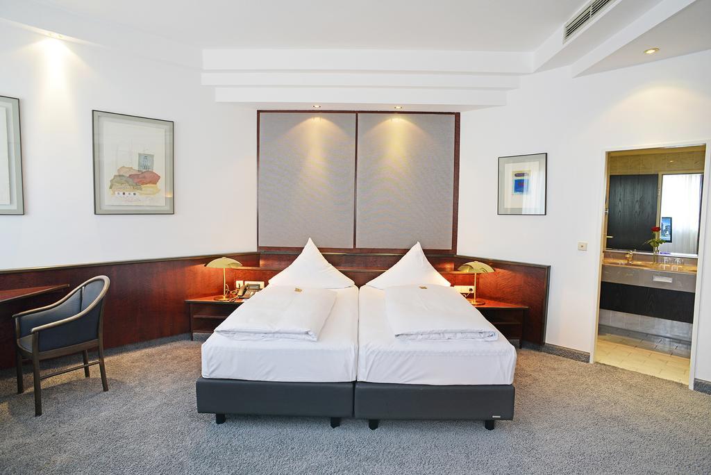 Messehotel Europe Stuttgart Exteriör bild