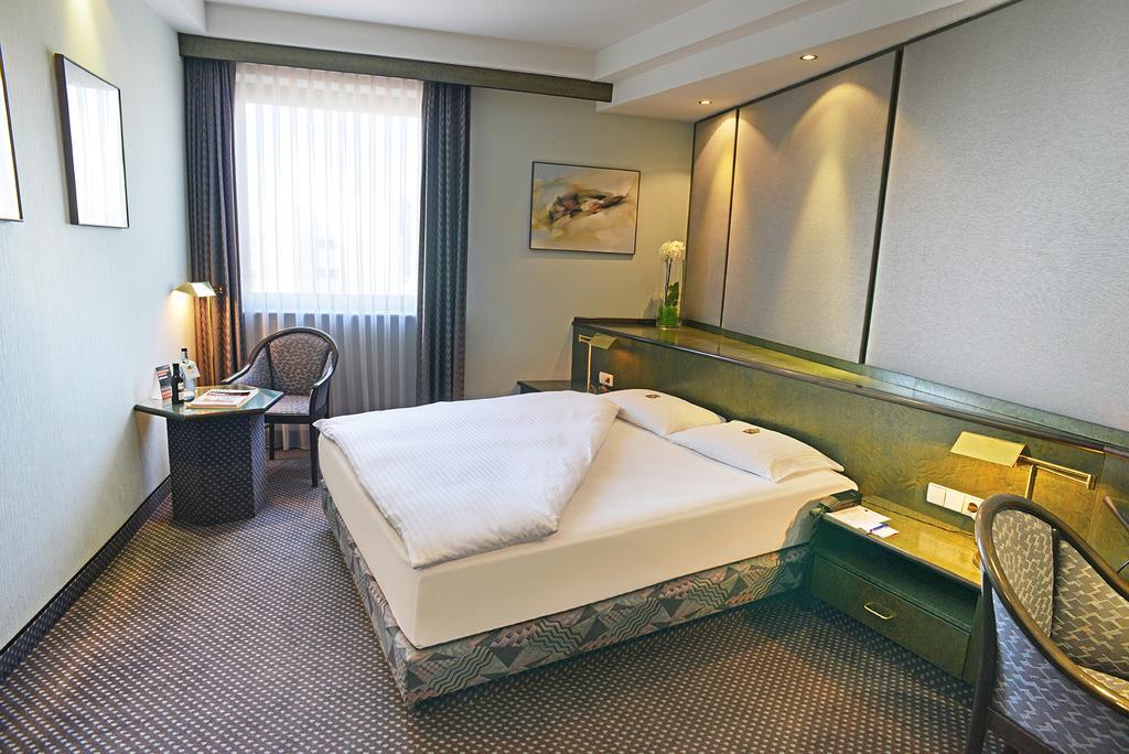 Messehotel Europe Stuttgart Exteriör bild